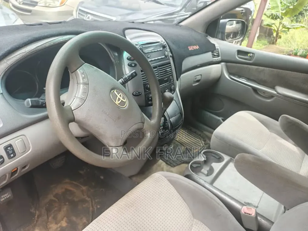 Toyota Sienna 2006 Gray