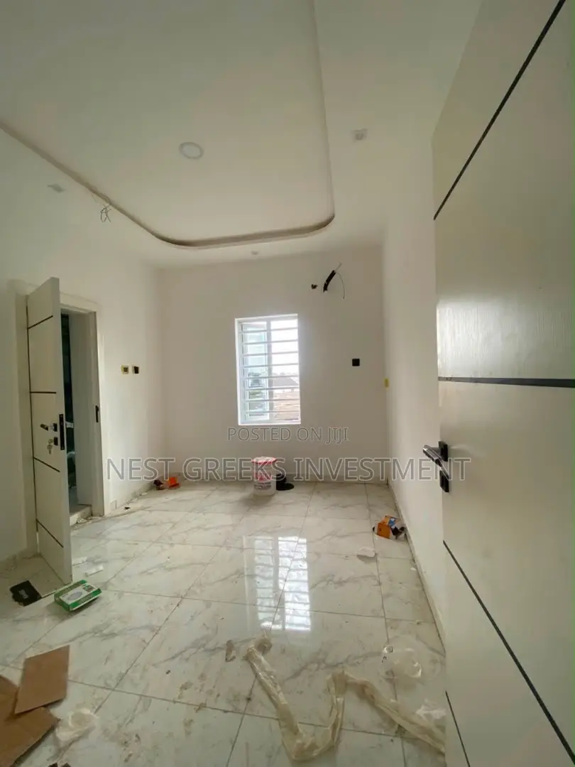 3bdrm Apartment in Opebi for sale