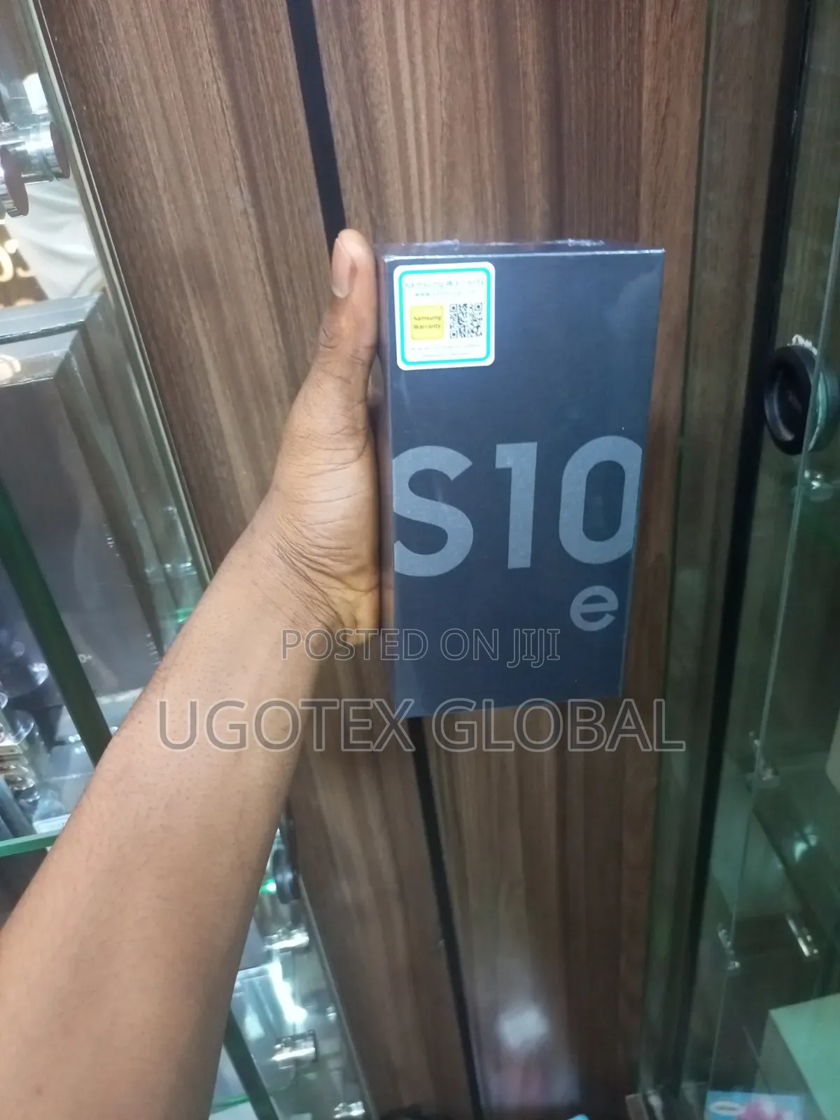 New Samsung Galaxy S10e 128 GB Black