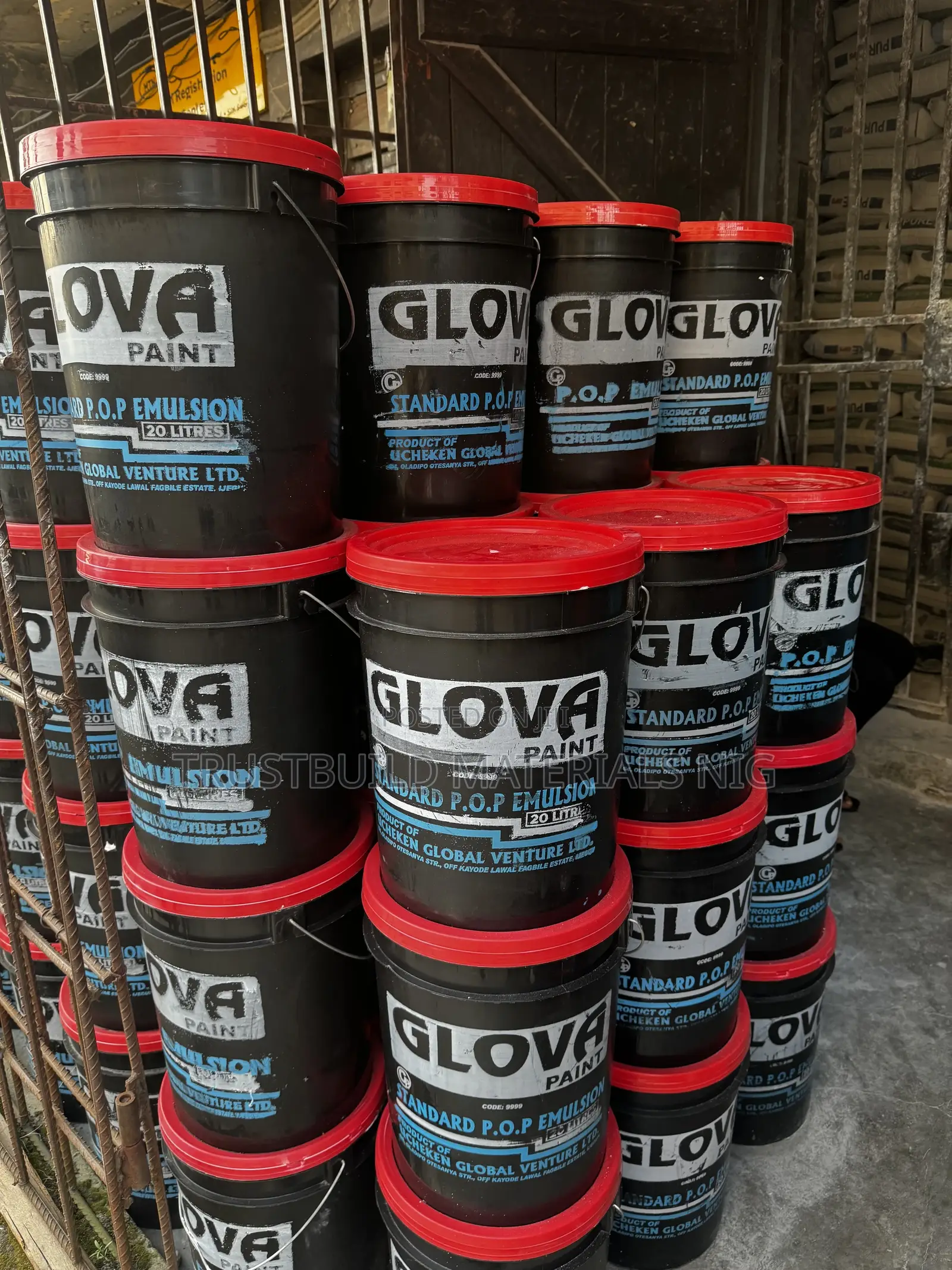 Screeding Paint ( Black Bucket Glova )