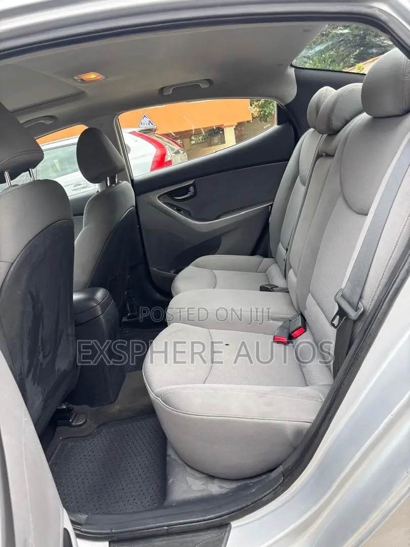 Hyundai Elantra 2011 Silver