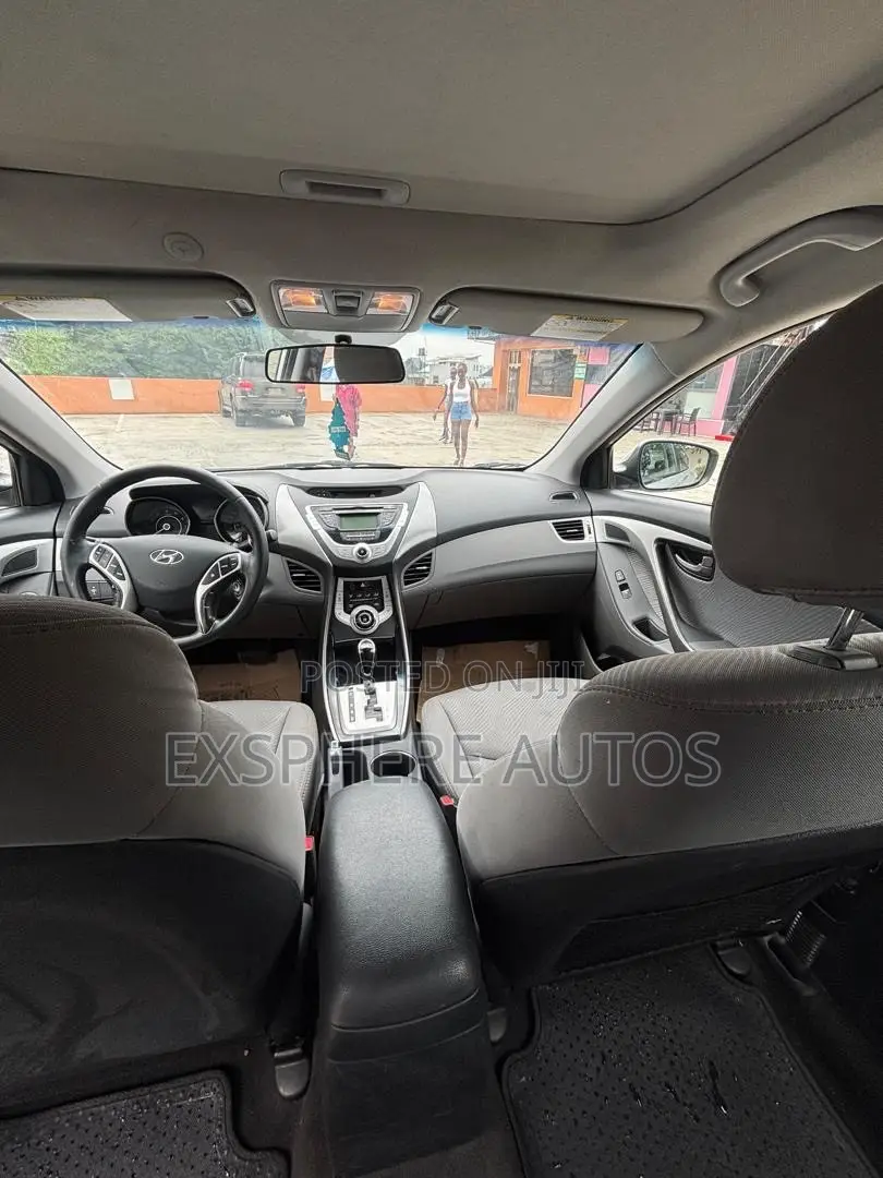 Hyundai Elantra 2011 Silver