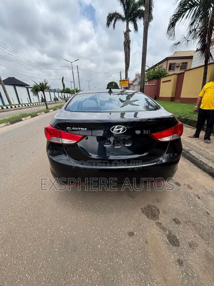 Hyundai Elantra 2011 Black