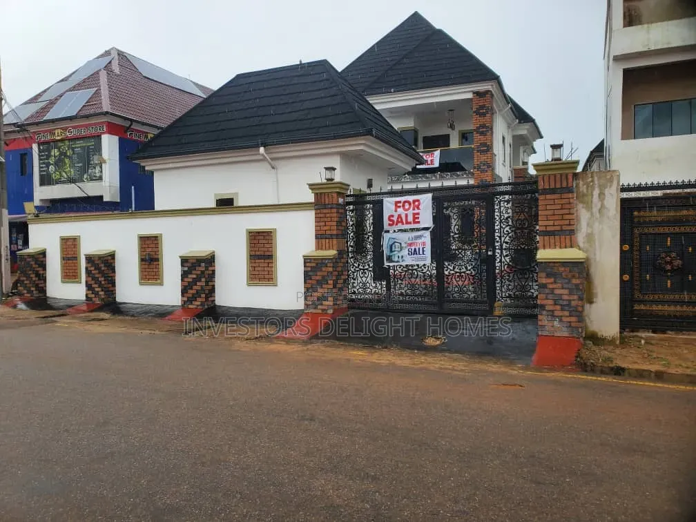 5bdrm Duplex in Oshimili North for sale