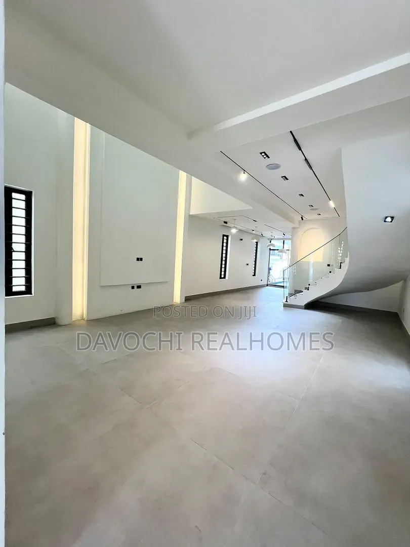 5bdrm Duplex in Lekki Phase 1 for sale