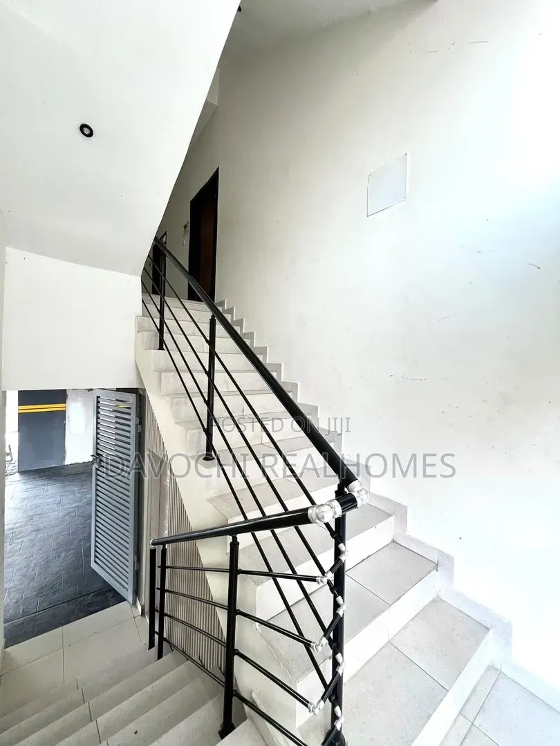 2bdrm Apartment in Lekki Phase 1 for sale