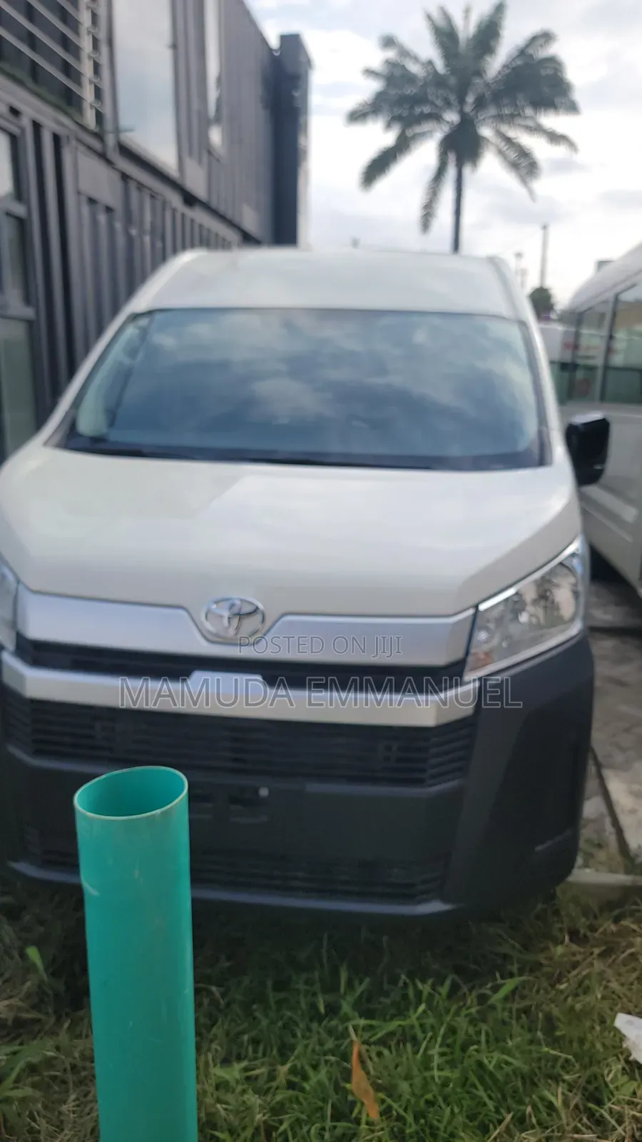 Toyota Grand HiAce 2002 White