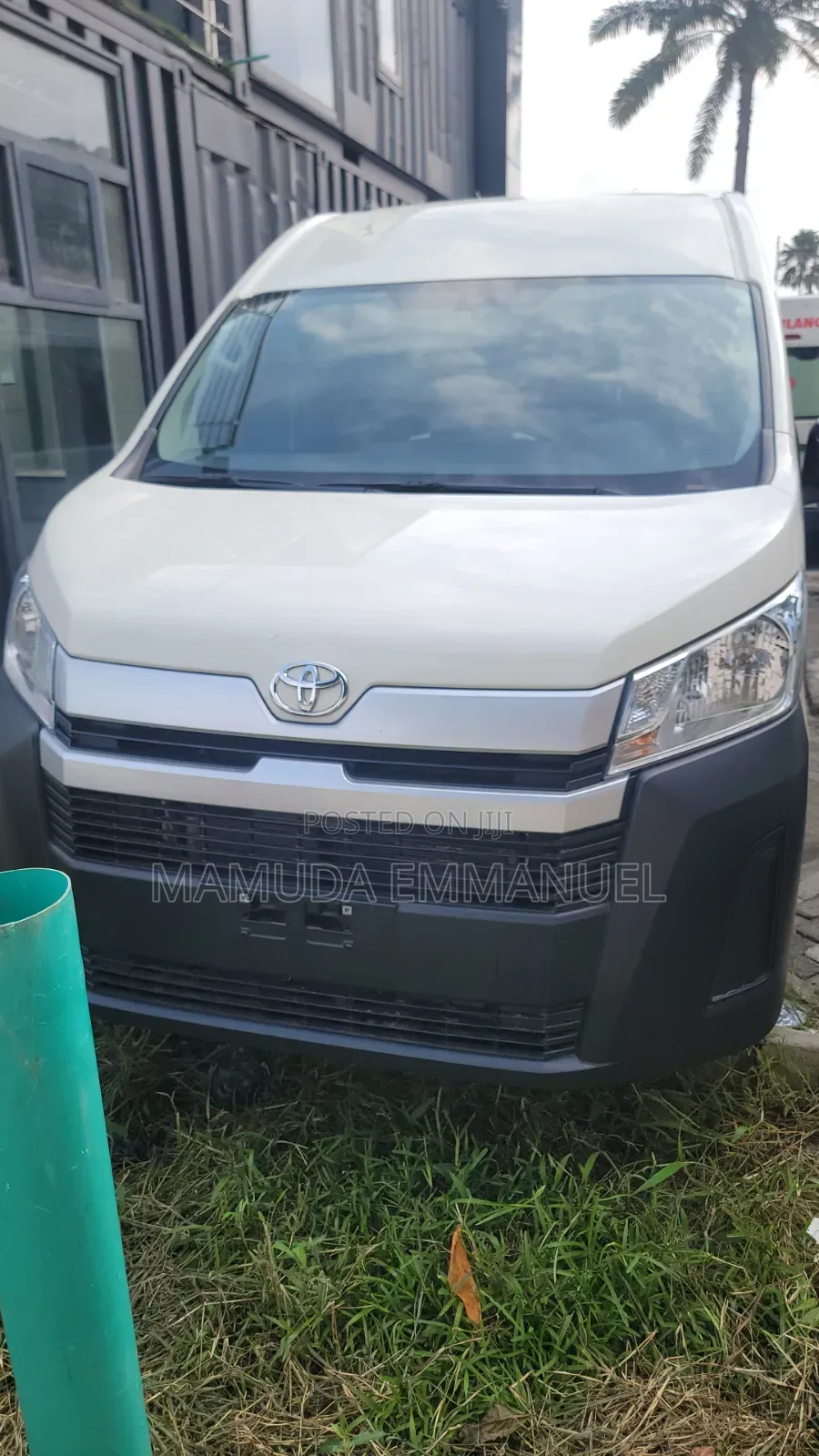 Toyota Grand HiAce 2002 White