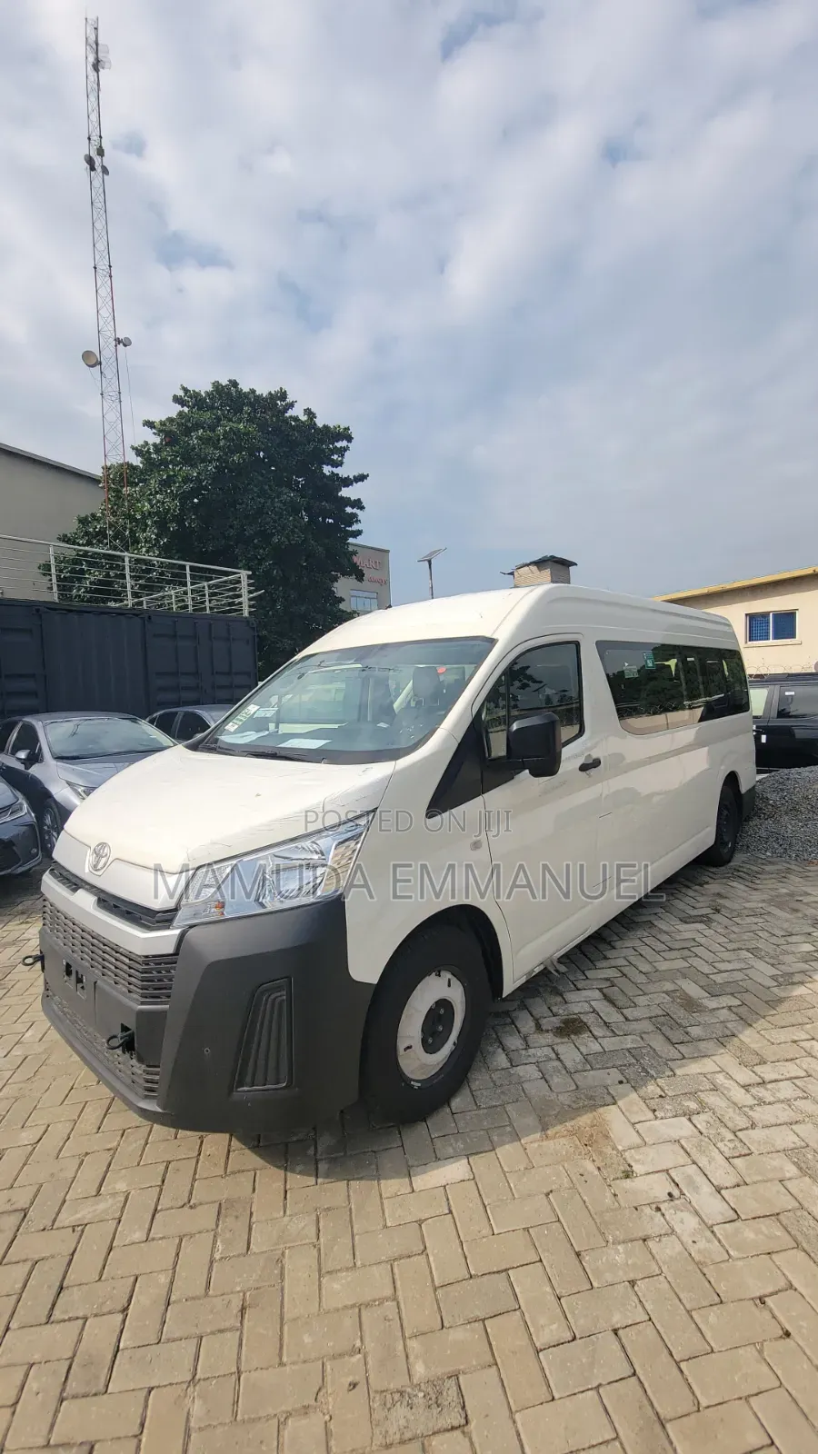 Toyota Grand HiAce 2002 White