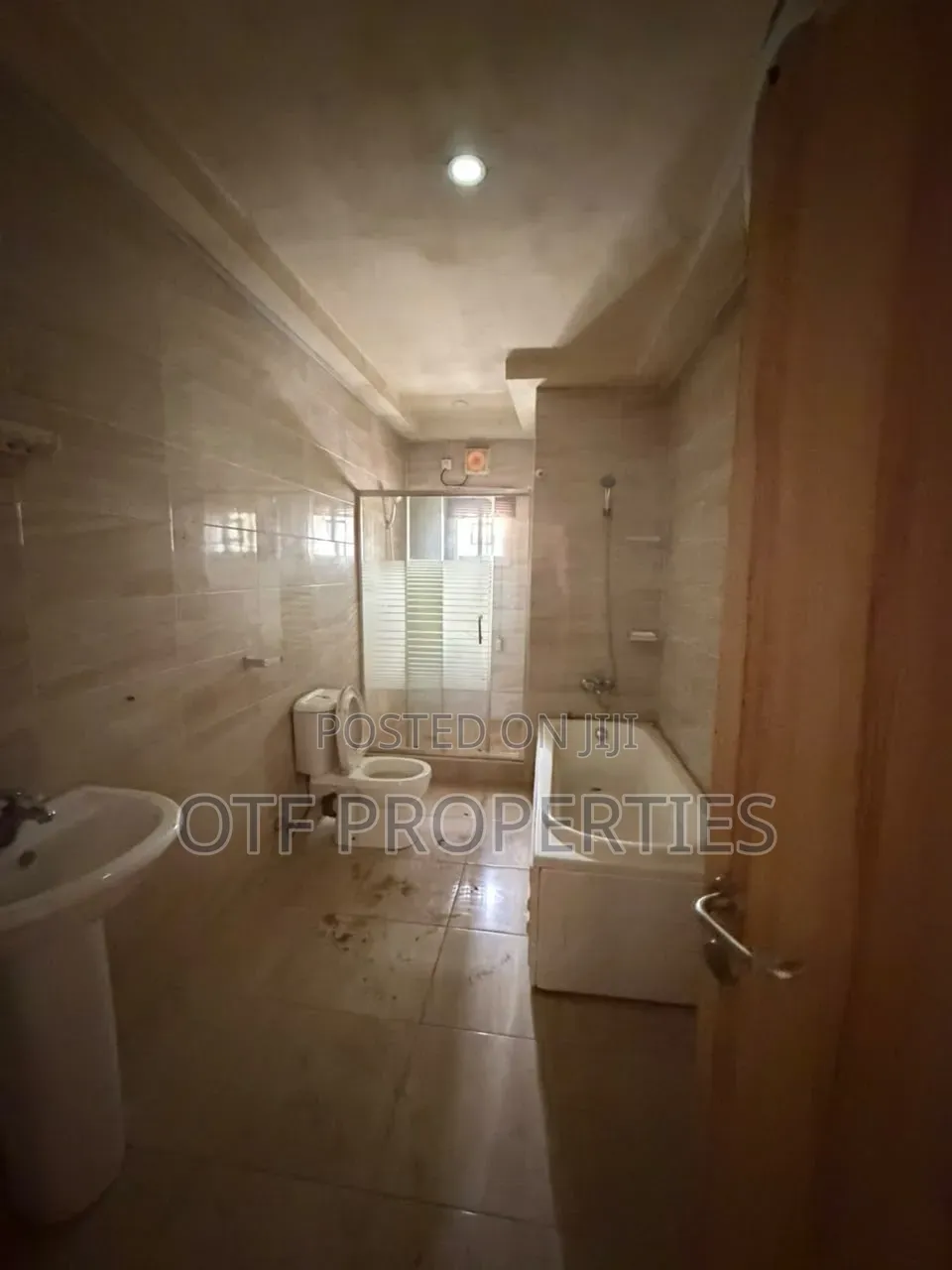 4bdrm Duplex in Wuse 2 for rent