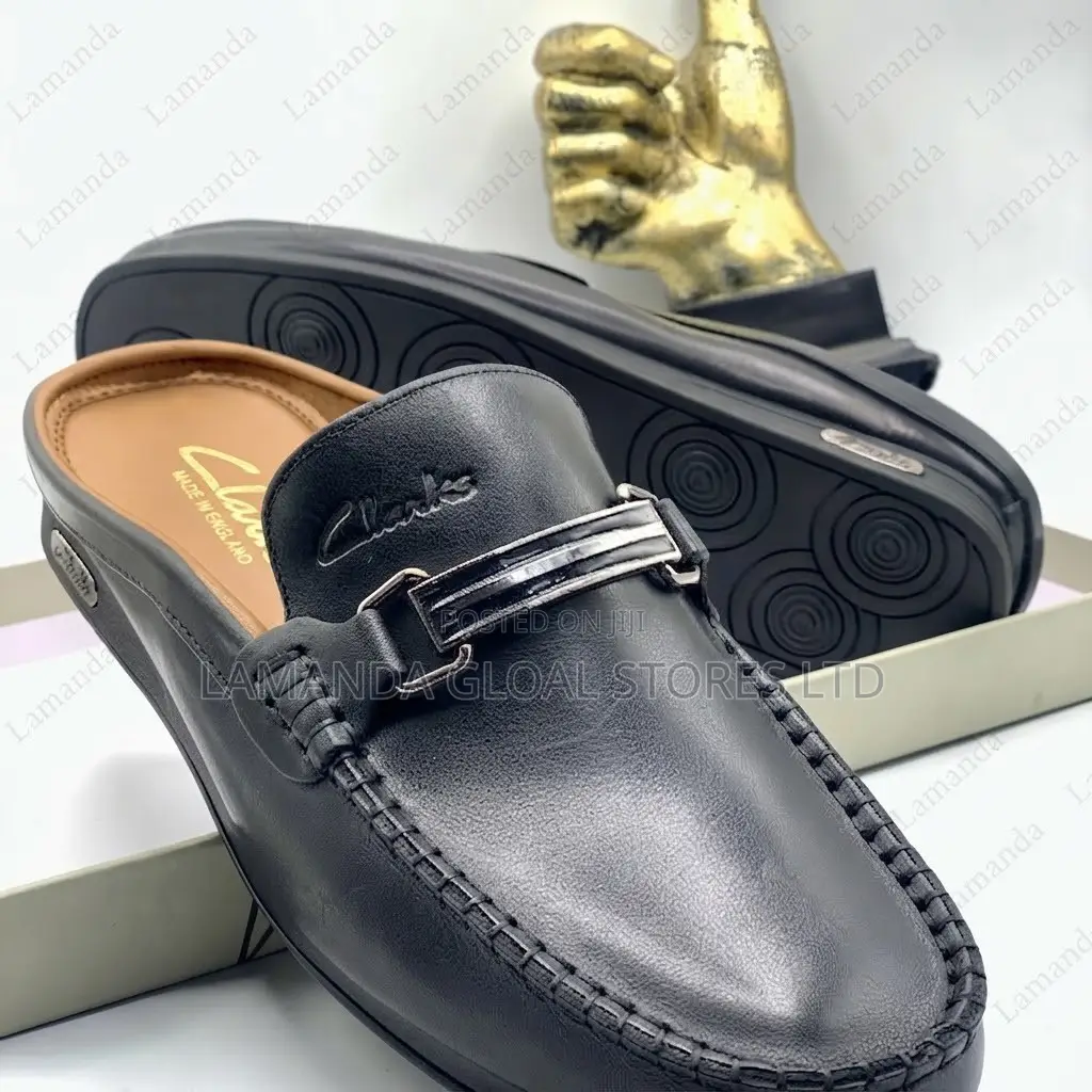 Clarks Smooth Leather Bit Mules in Black