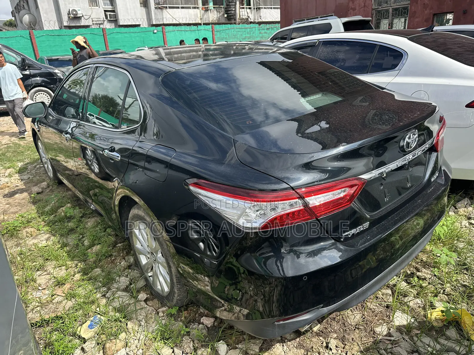 Toyota Camry XLE FWD 2020 Black