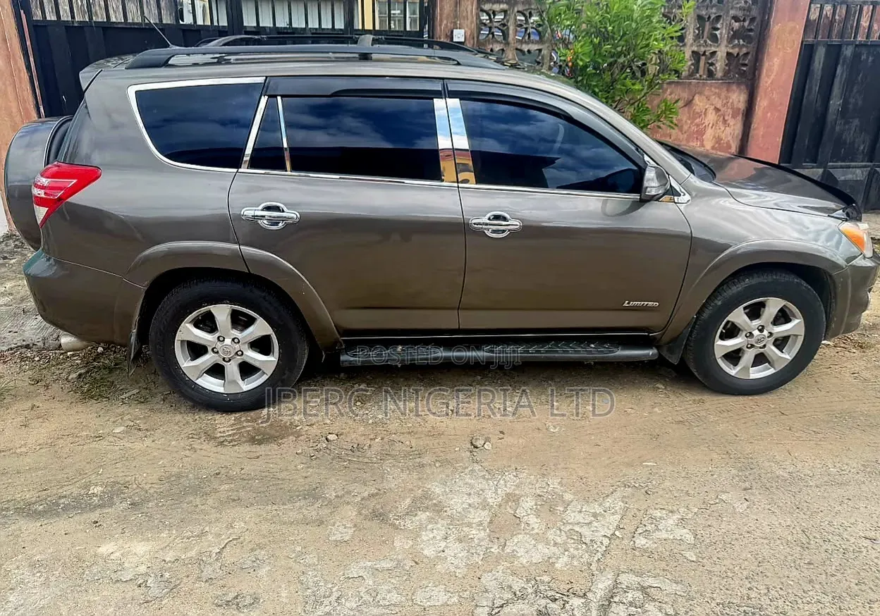 Toyota RAV4 2012 Gray