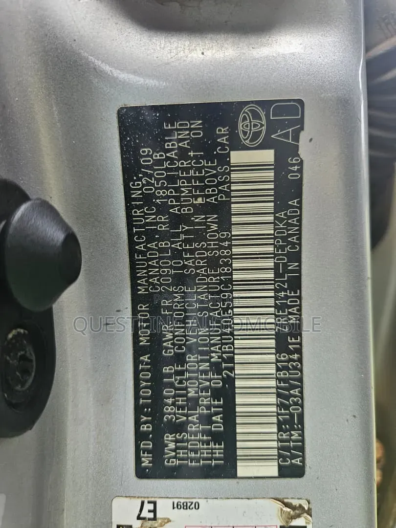 Toyota Corolla LE 4dr Sedan (1.8L 4 cyl 4A) 2009 Silver