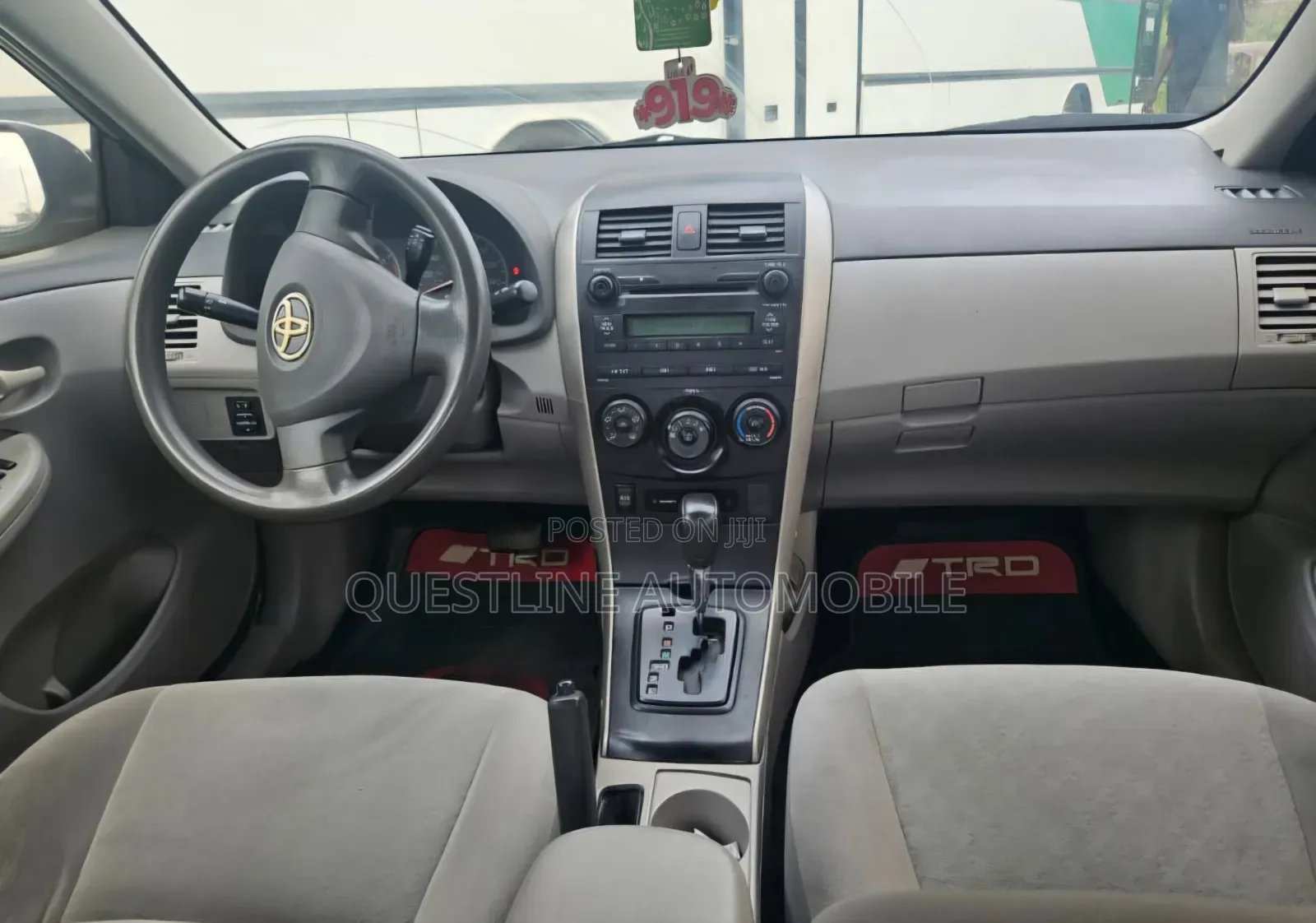 Toyota Corolla LE 4dr Sedan (1.8L 4 cyl 4A) 2009 Silver