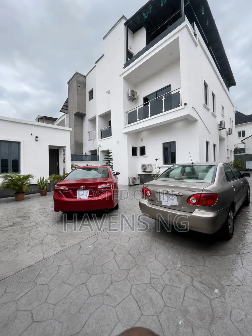 4bdrm Duplex in Life Camp for sale