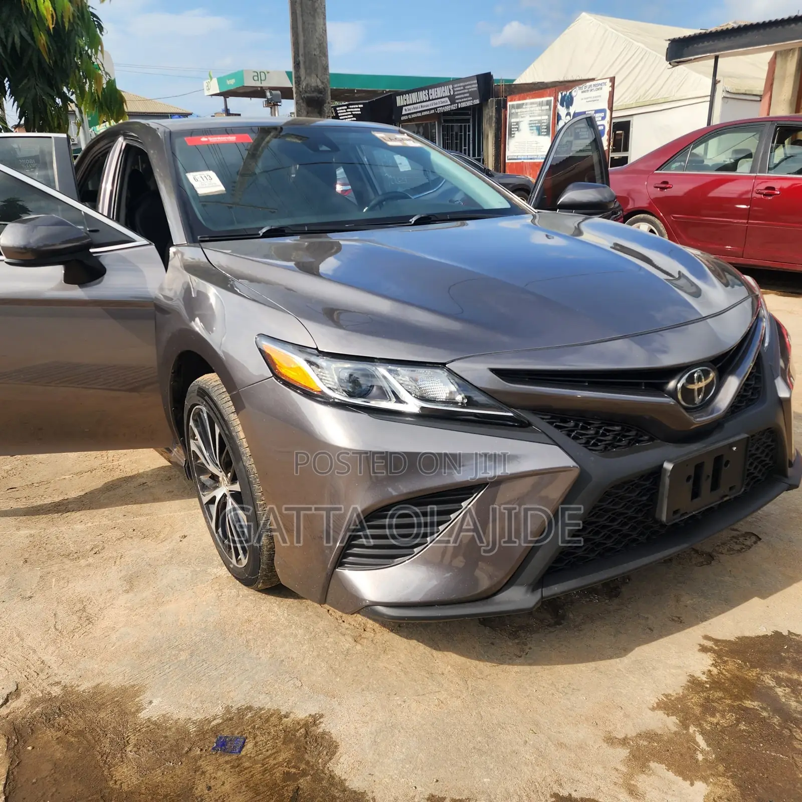 Toyota Camry SE (2.5L 4cyl 8A) 2019 Gray