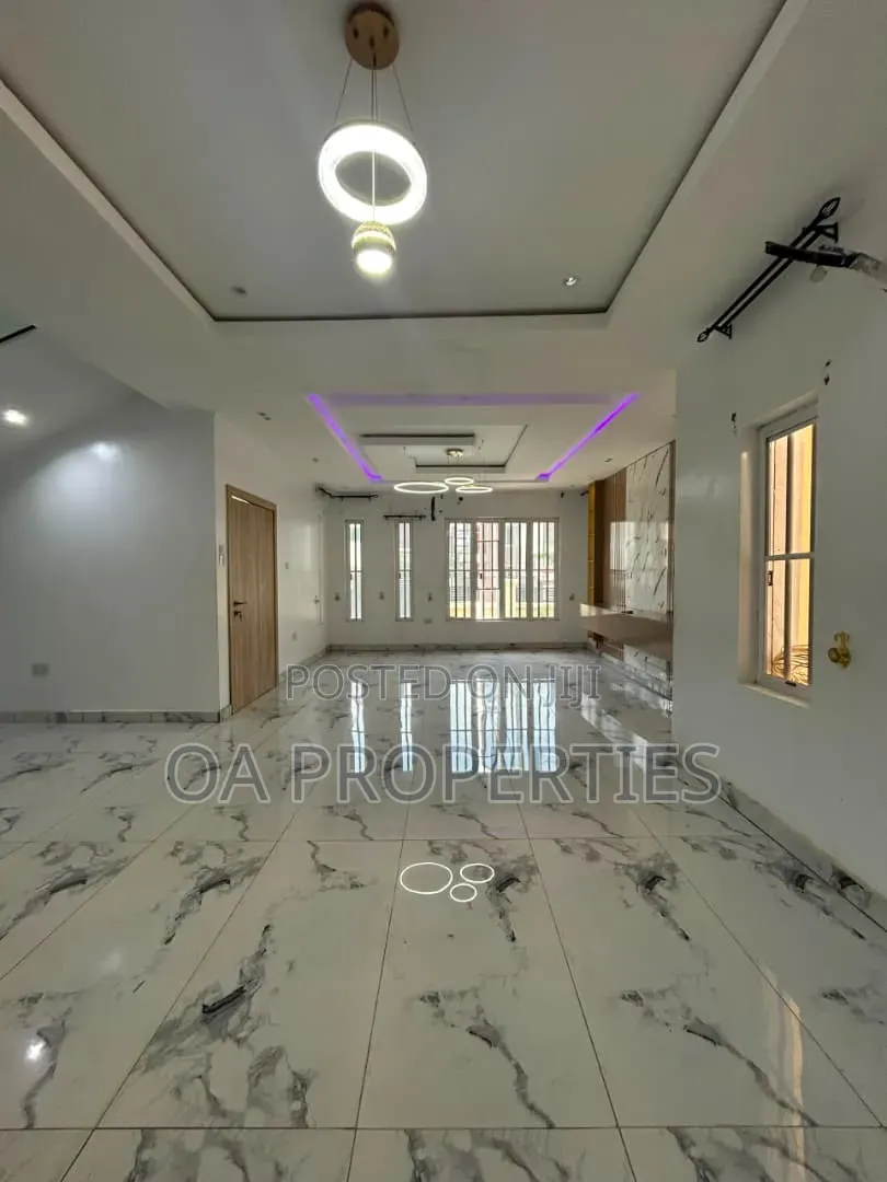 4bdrm Duplex in Carlton Gate Estate, for rent
