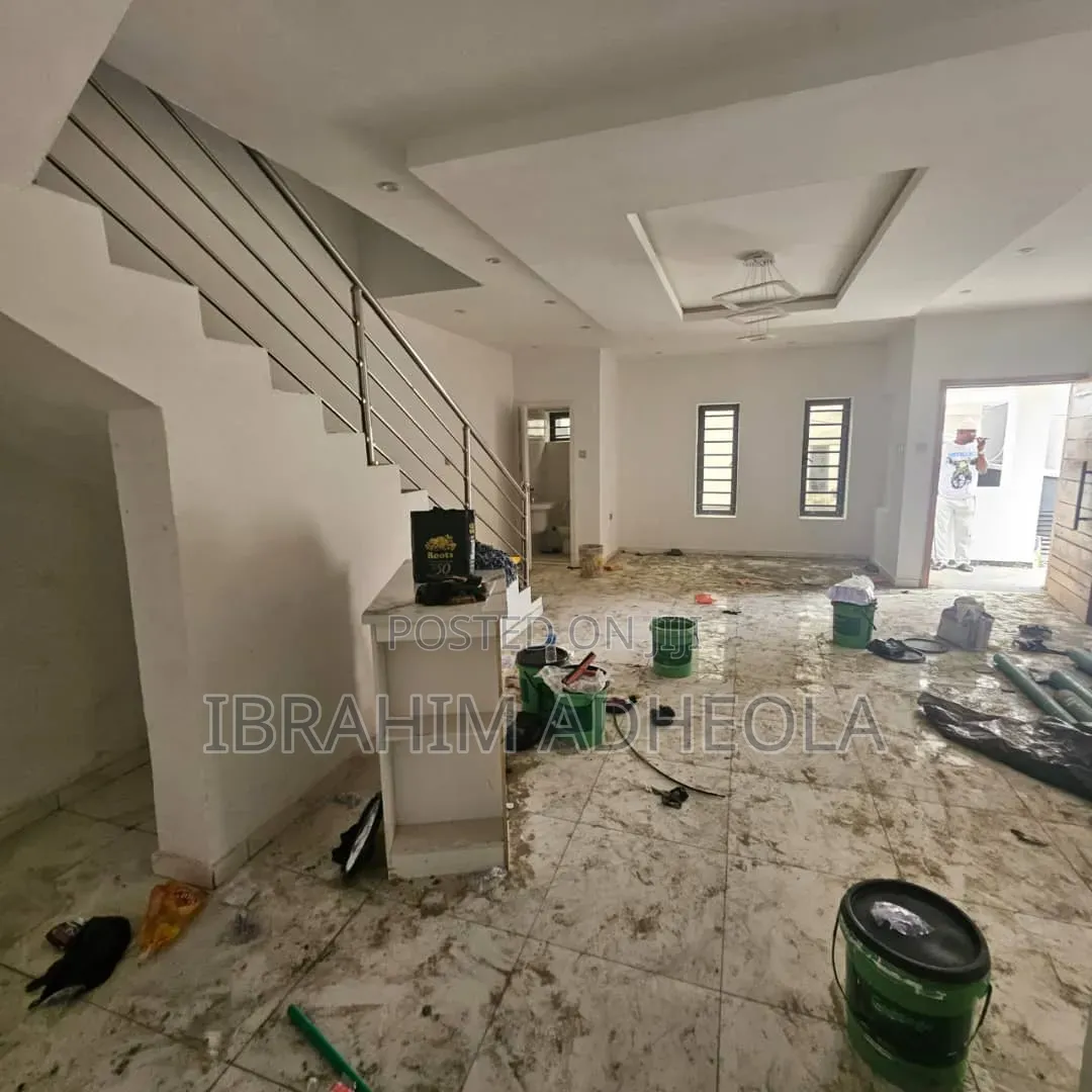 5bdrm Duplex in Magodo Phase 2 for sale