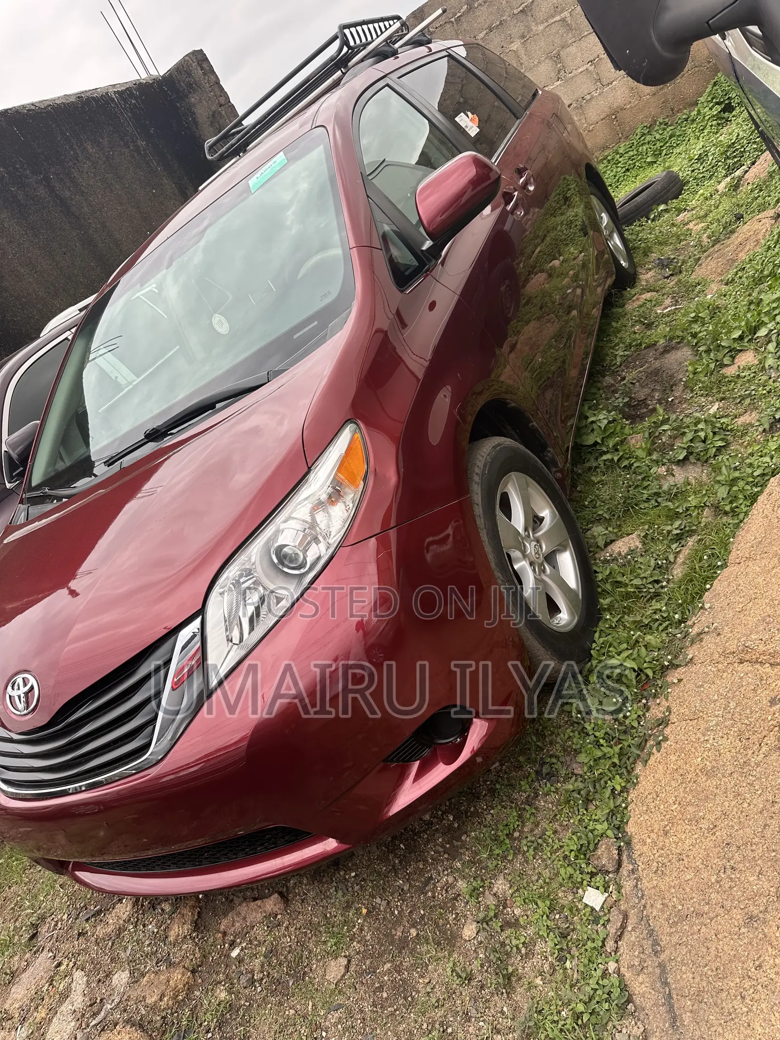 Toyota Sienna XLE AWD 7-Passenger 2013 Maroon