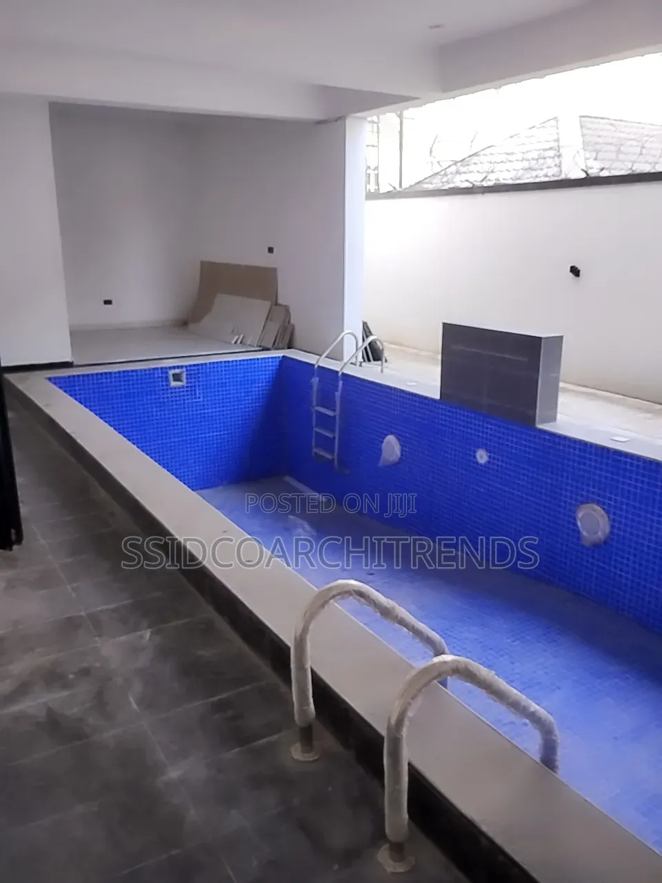 2bdrm Apartment in Call To Access, Ologolo for sale