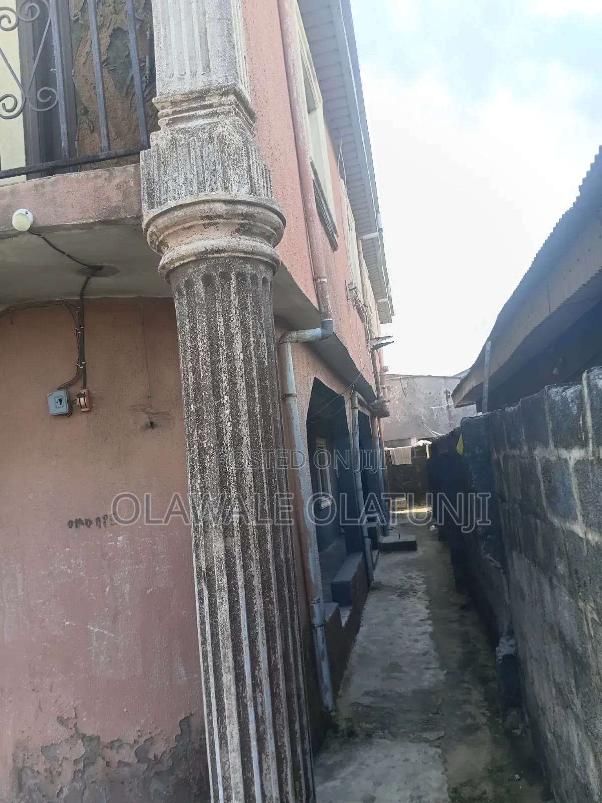 5bdrm Block of Flats in Morogbo, Agbara-Igbesan for sale