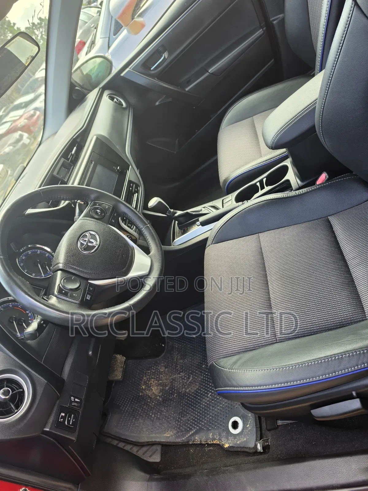 Toyota Corolla SE (1.8L 4cyl 2A) 2018 Red