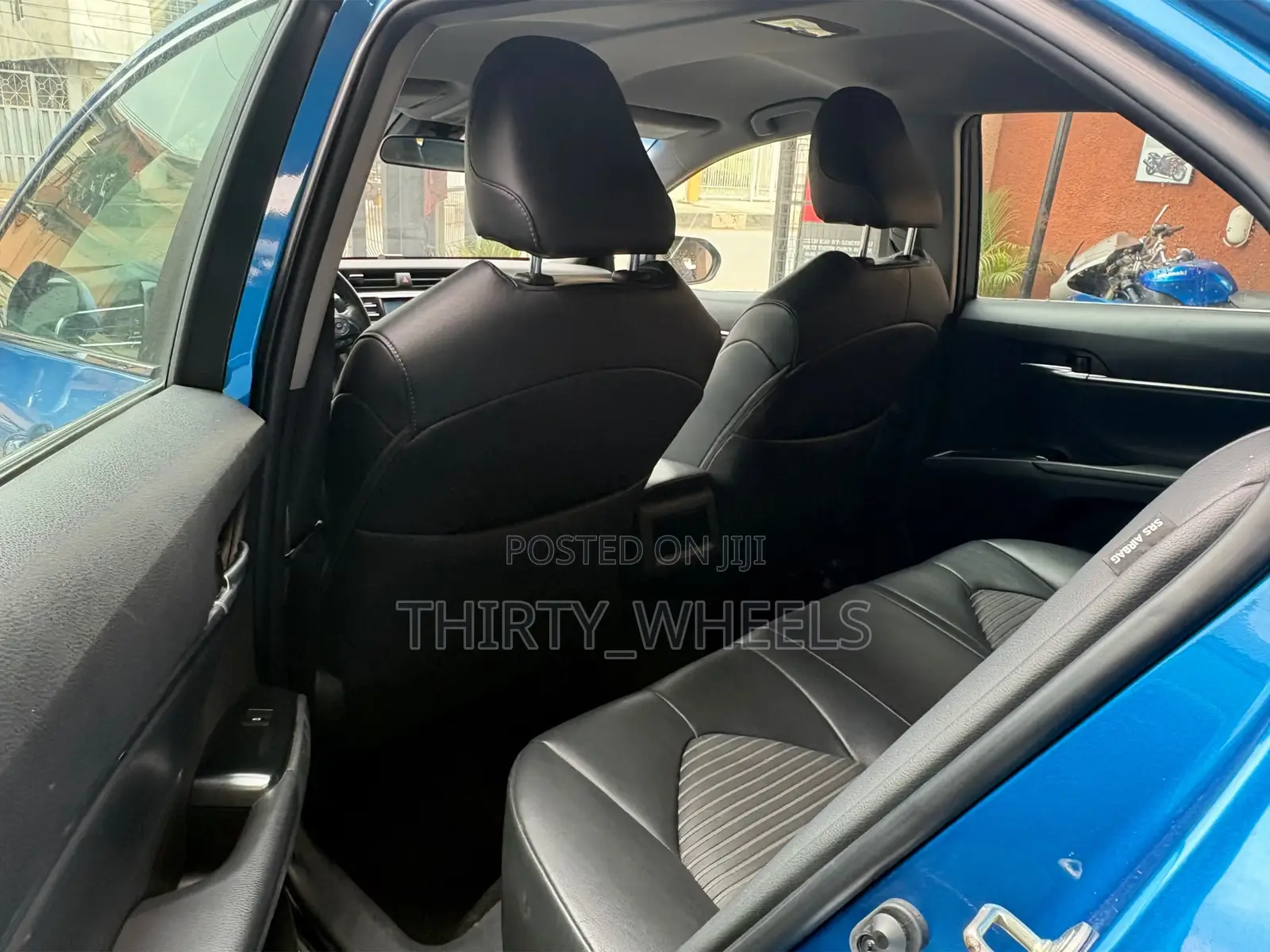 Toyota Camry SE FWD (2.5L 4cyl 8AM) 2018 Blue