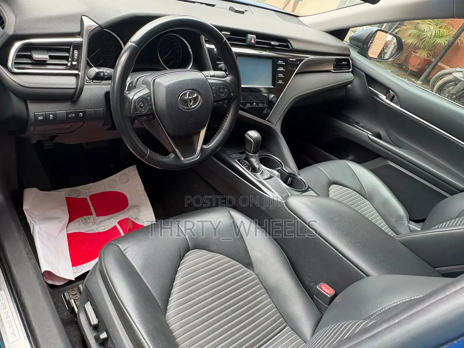Toyota Camry SE FWD (2.5L 4cyl 8AM) 2018 Blue