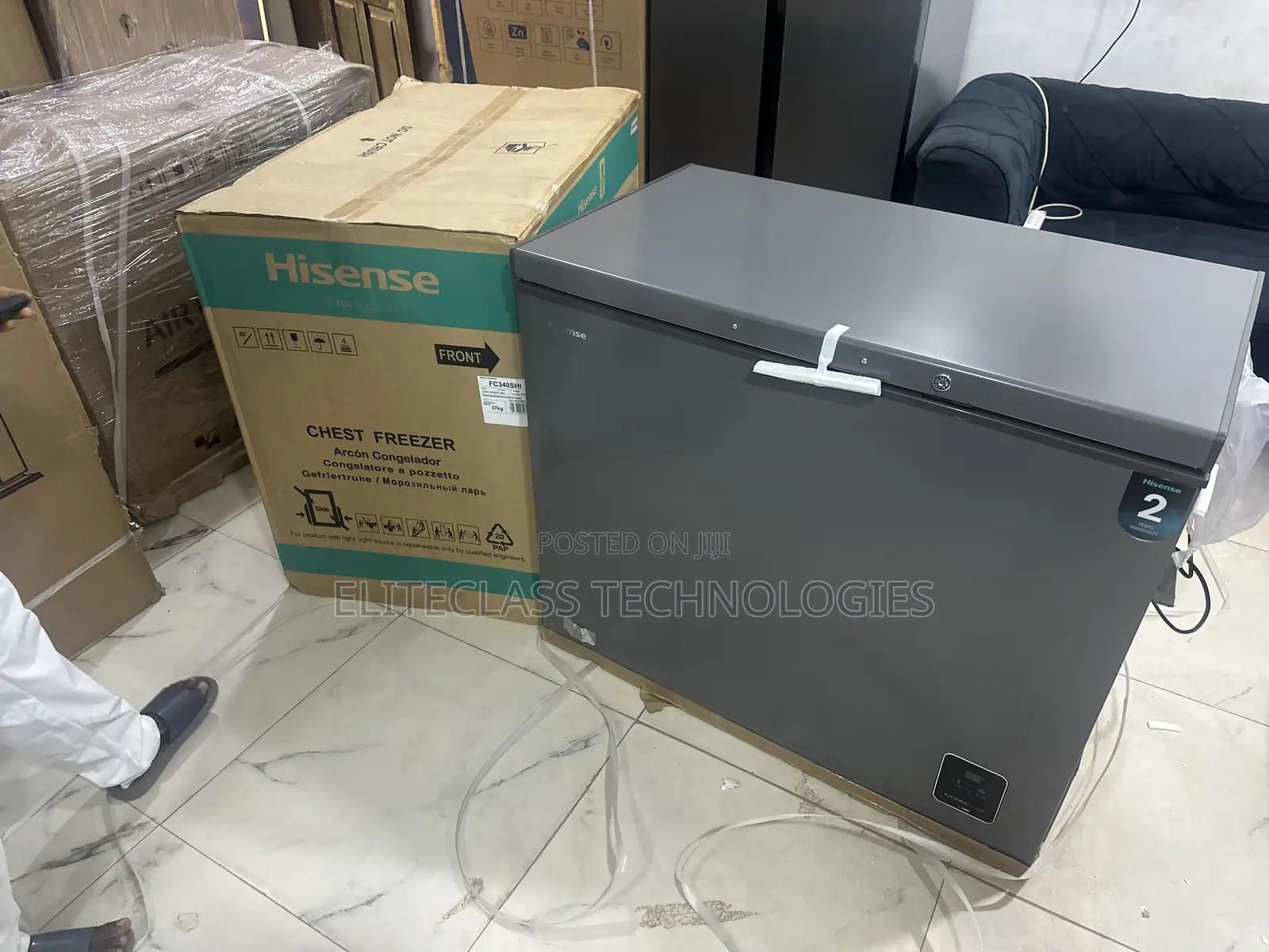 Hisense FC340SHI Fast Freezing Freezer 250L