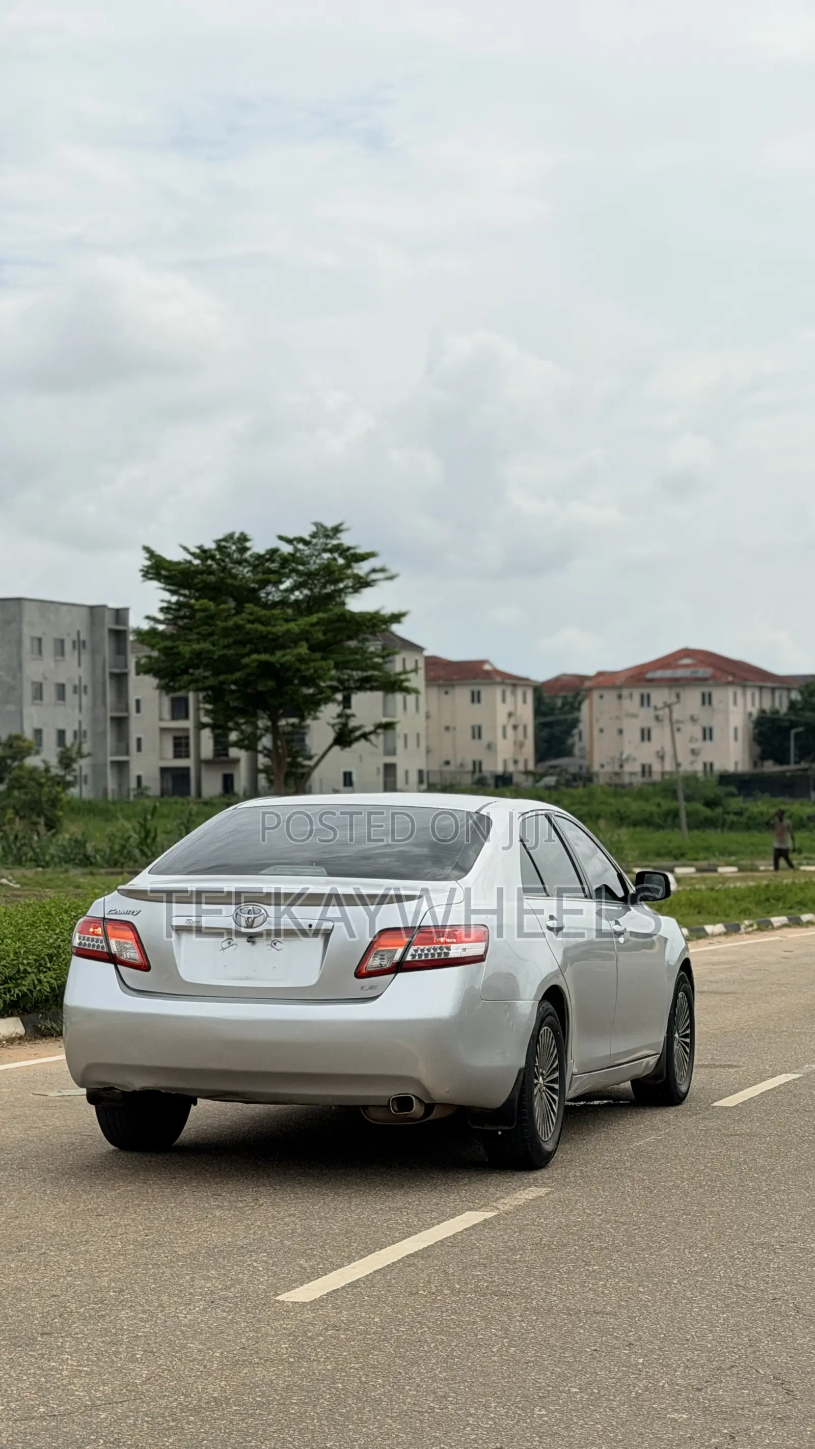 Toyota Camry LE 4dr Sedan (2.4L 4cyl 5A) 2009 Silver