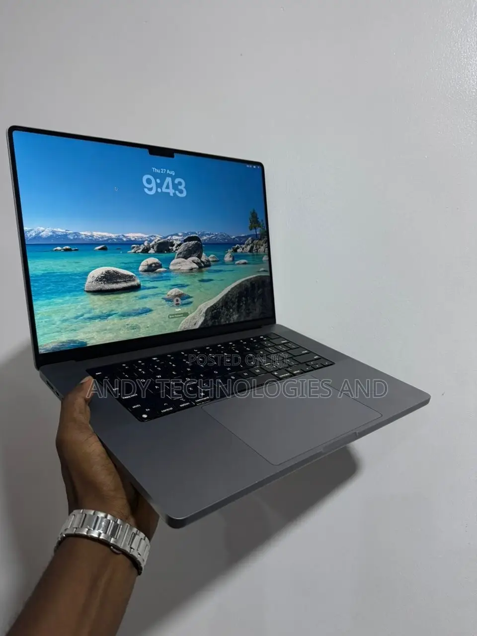 Laptop Apple MacBook Pro 2021 M1 16GB Apple M1 Pro SSD 512GB