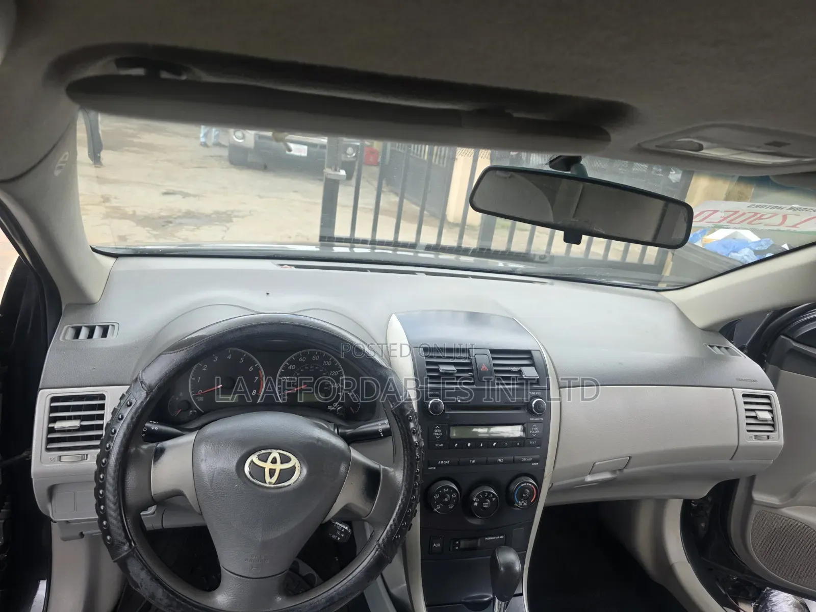 Toyota Corolla LE 4dr Sedan (1.8L 4cyl 4A) 2010 Gray