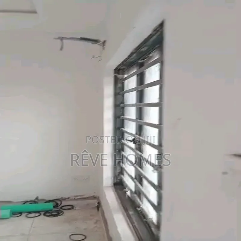 2bdrm Block of Flats in CHallenge / Mushin for rent