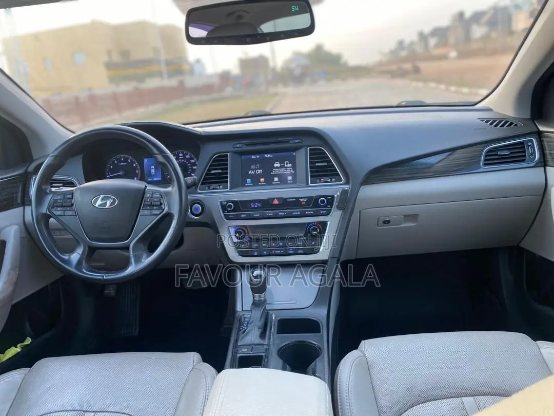 Hyundai Sonata Base Sedan FWD (2.4L 4cyl 6A) 2016 Black
