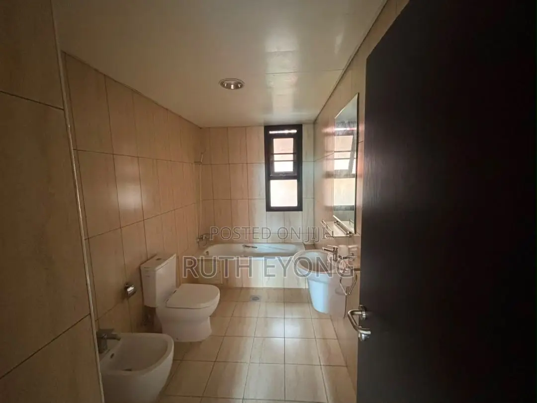 4bdrm Apartment in Oceans Parade, for rent
