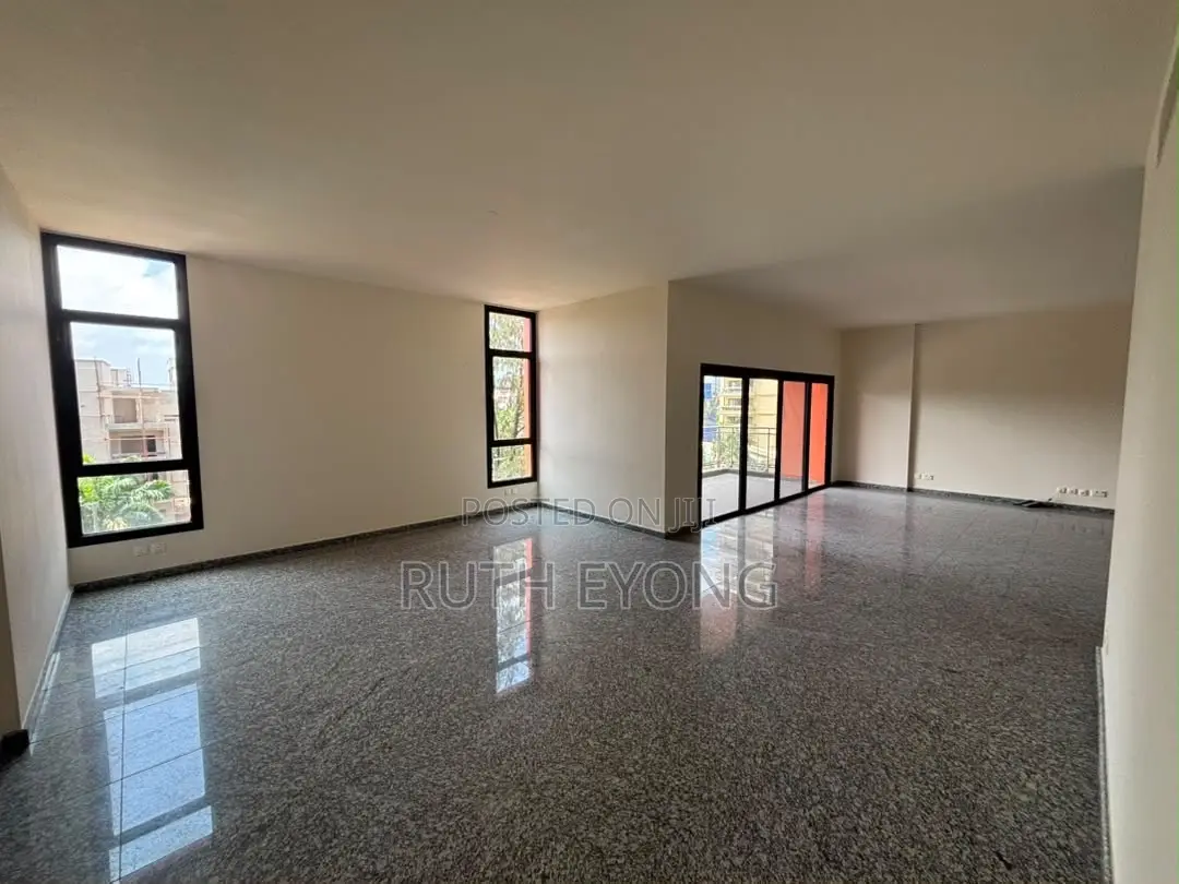 4bdrm Apartment in Oceans Parade, for rent
