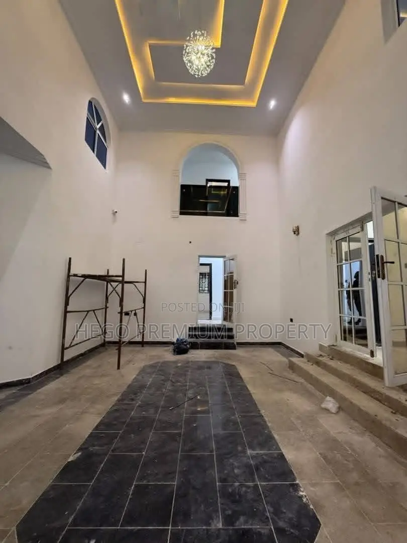 6bdrm Duplex in Ada George Estate, Obio-Akpor for sale