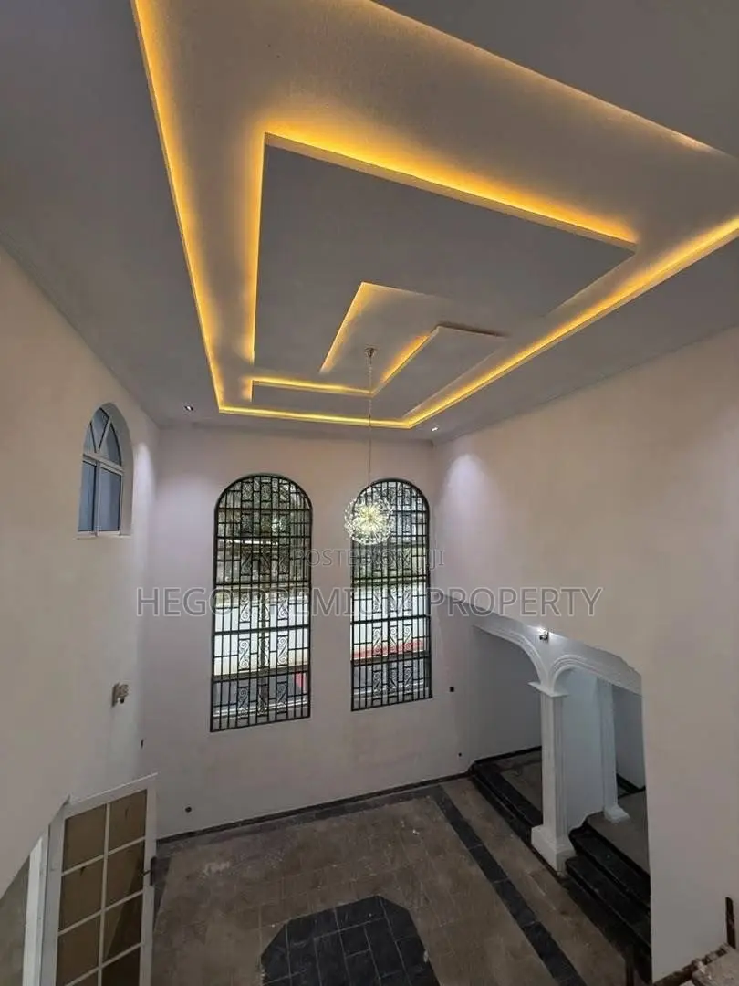 6bdrm Duplex in Ada George Estate, Obio-Akpor for sale