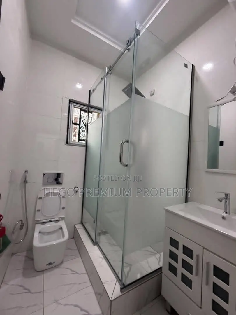 6bdrm Duplex in Ada George Estate, Obio-Akpor for sale