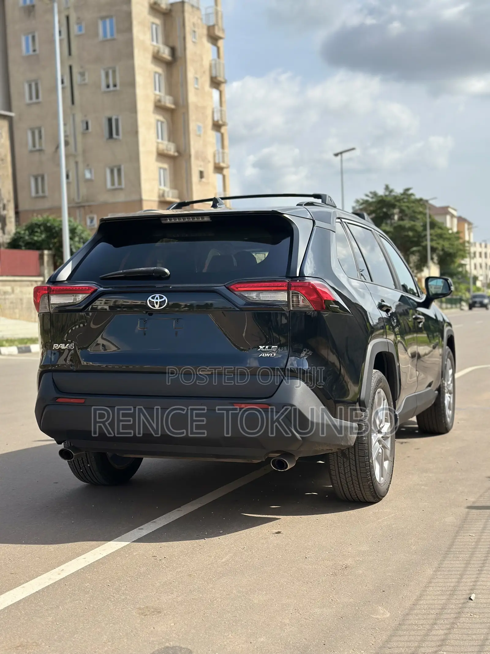 Toyota RAV4 XLE AWD 2019 Black