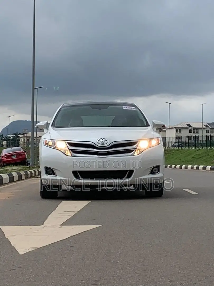 Toyota Venza LE AWD 2013 White