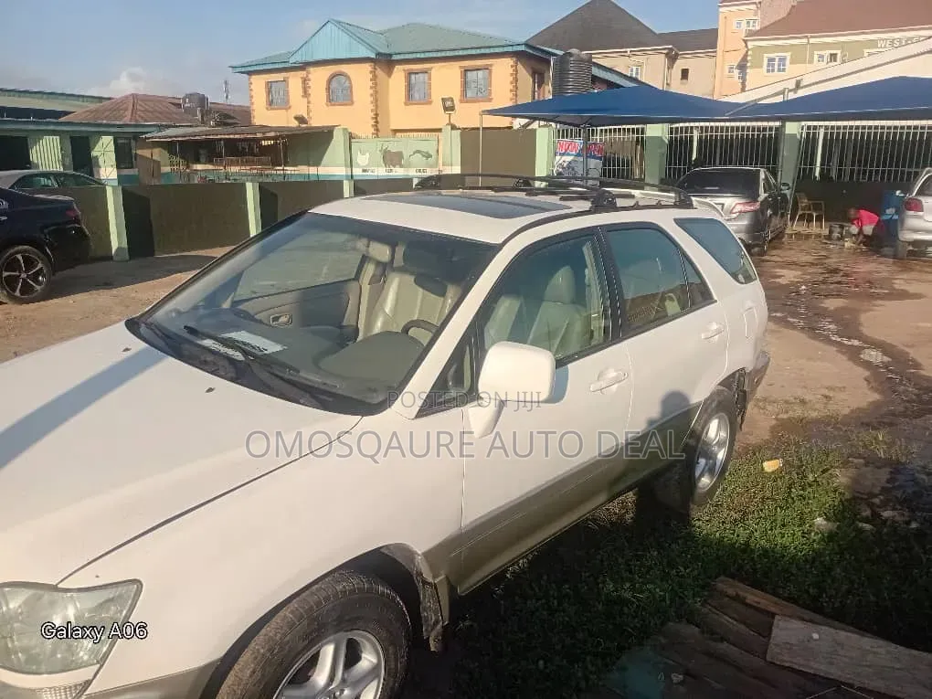 Lexus RX 2000 White