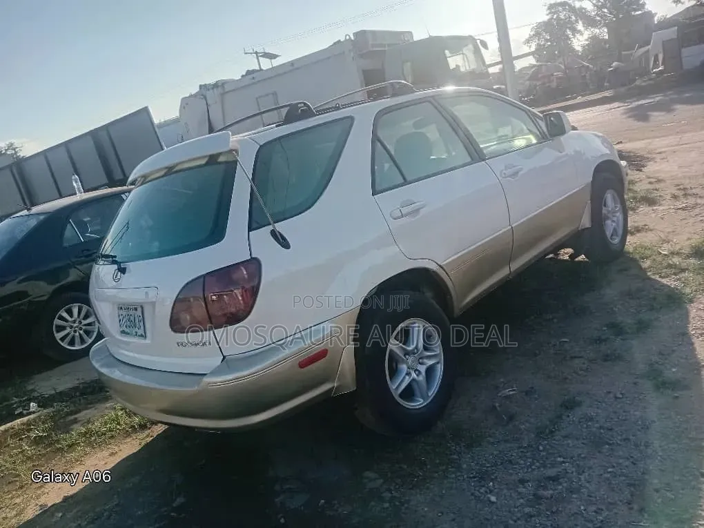 Lexus RX 2000 White