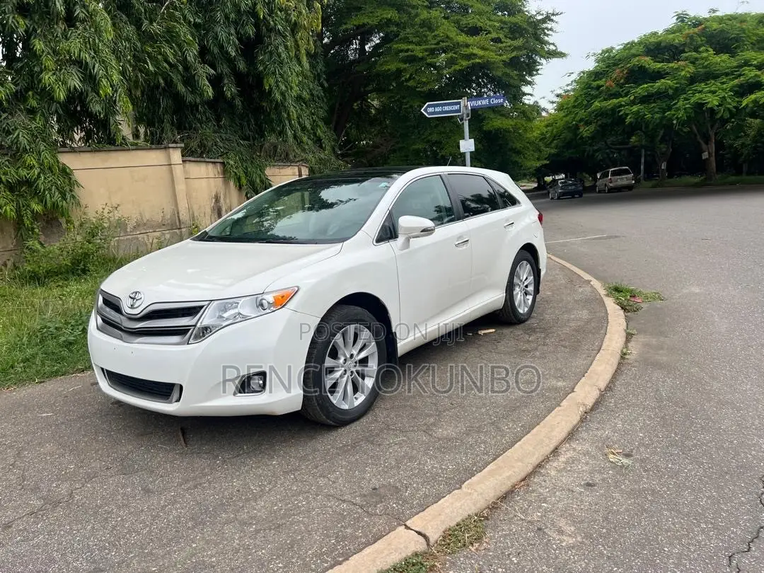 Toyota Venza LE AWD 2013 White