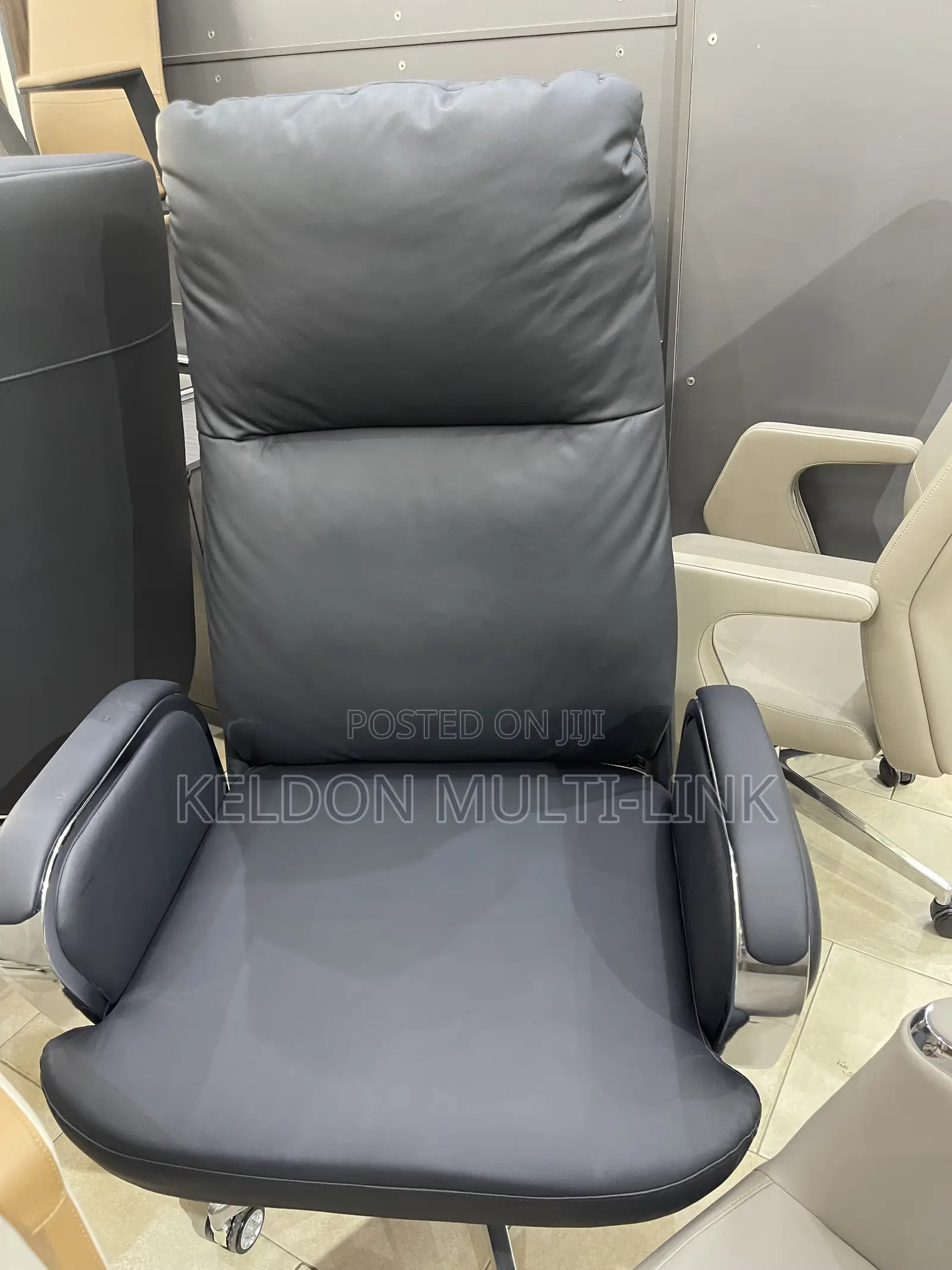 Swivel Chair /Foreign Quality Chair/Black/Brwon
