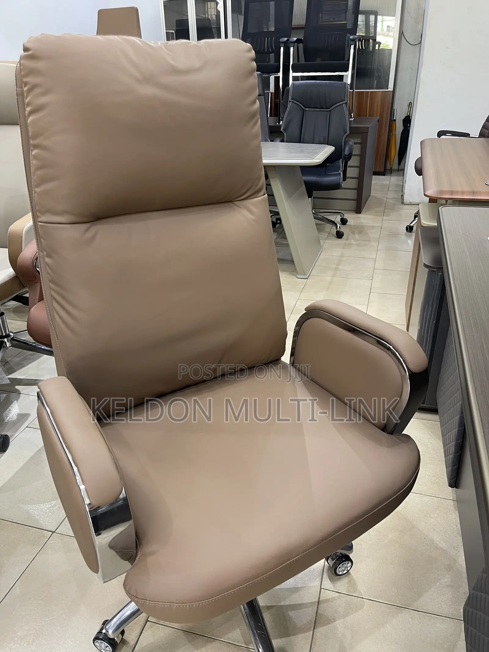 Swivel Chair /Foreign Quality Chair/Black/Brwon