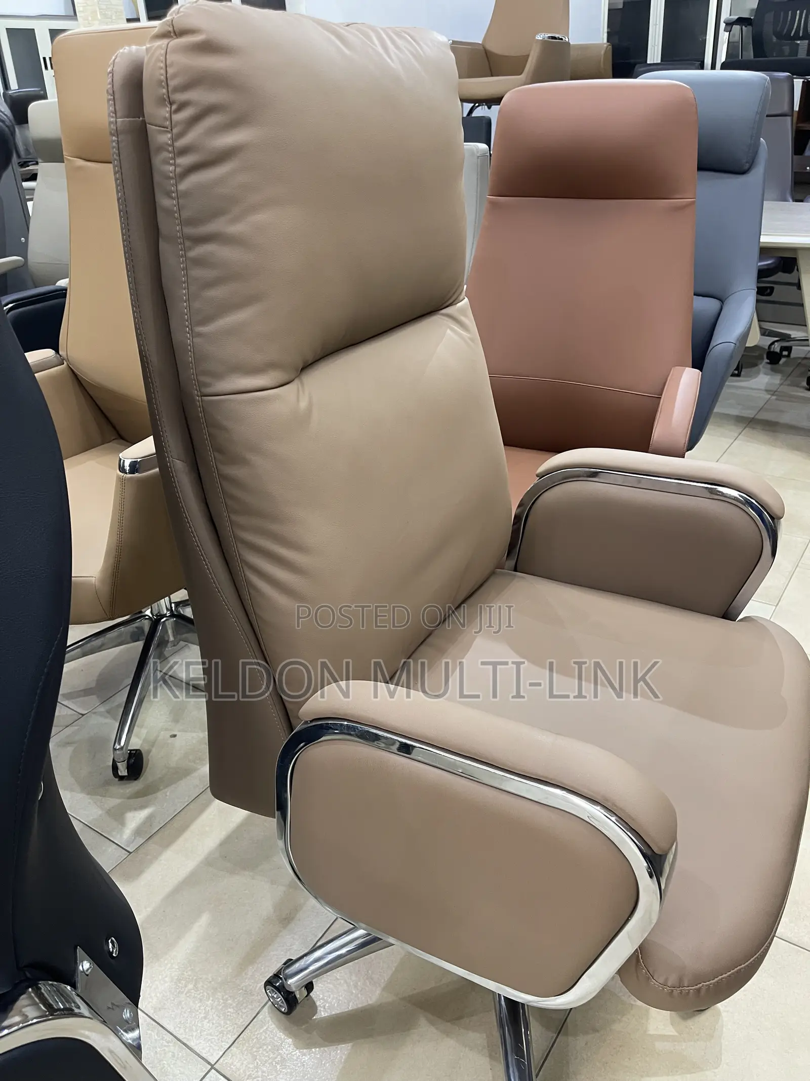 Swivel Chair /Foreign Quality Chair/Black/Brwon