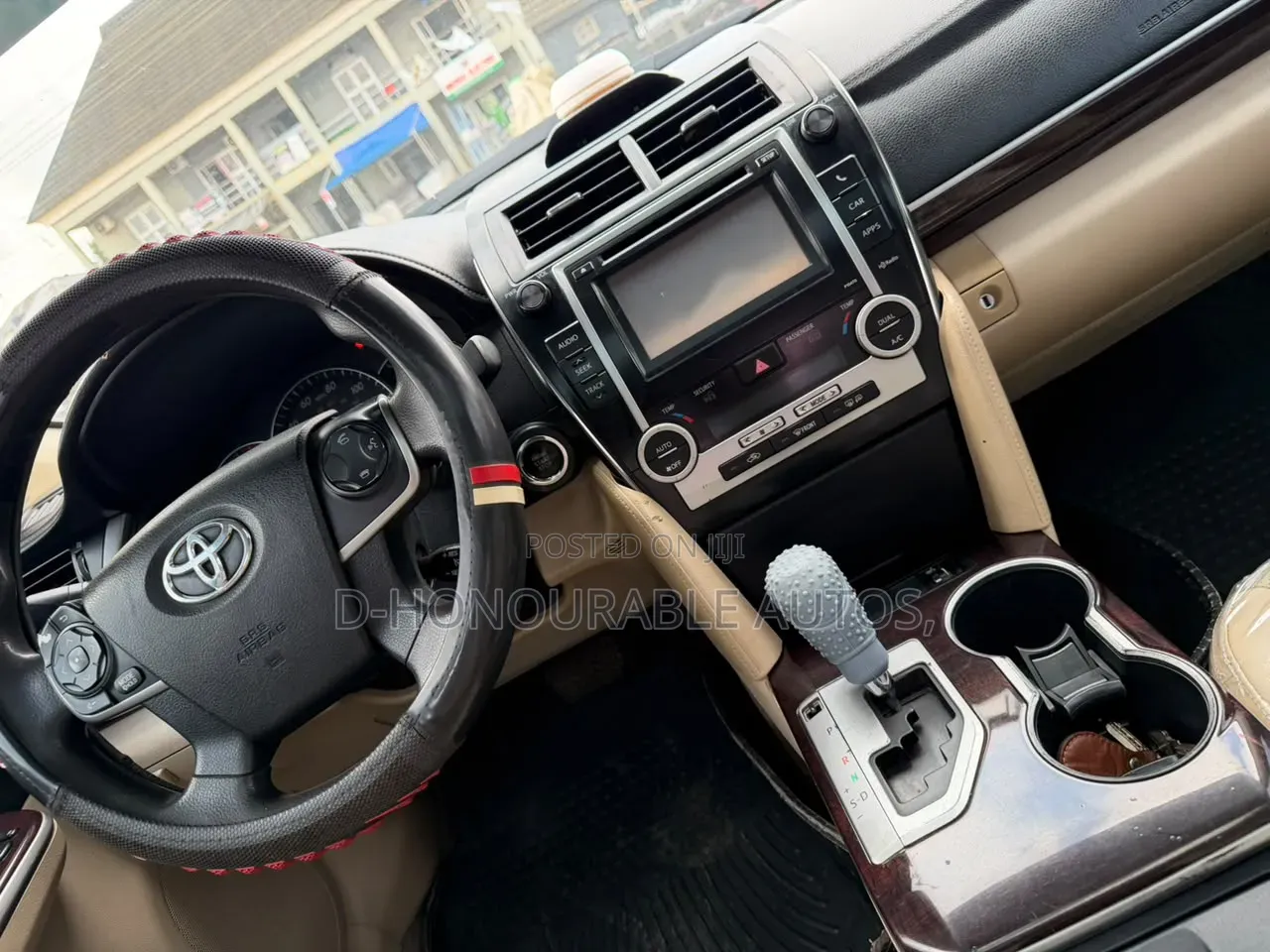 Toyota Camry XLE 4dr Sedan (2.5L 4cyl 6A) 2013 Red