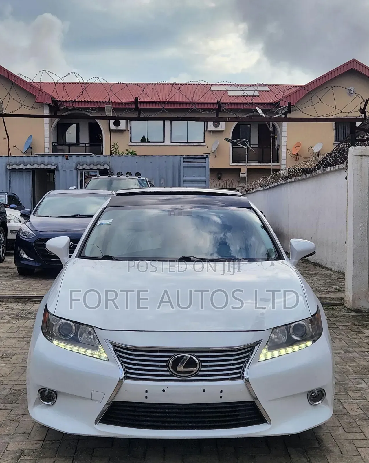 Lexus ES 350 FWD 2014 White